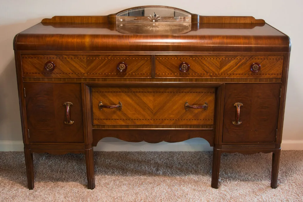 Art-Deco Closets