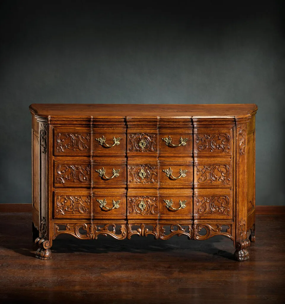 Hepplewhite Dressers