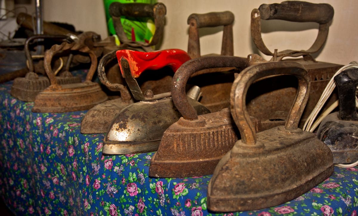 How to Identify & Value Antique Sad Irons (With Rare Types)