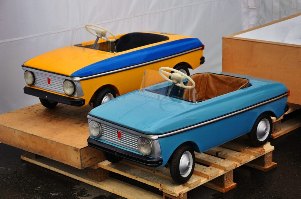 Antique Toy Pedal Cars Identification, Dating & Value Guide