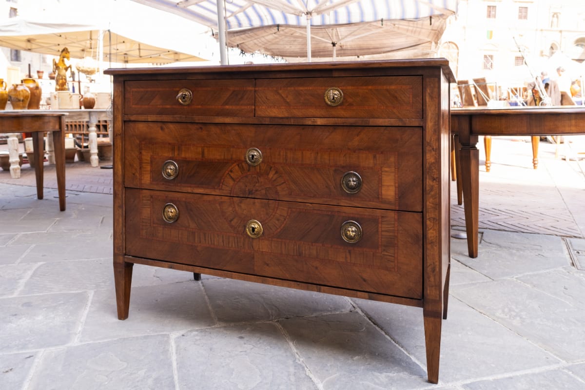 15 Antique Furniture Leg Styles: Identification & Value Guide