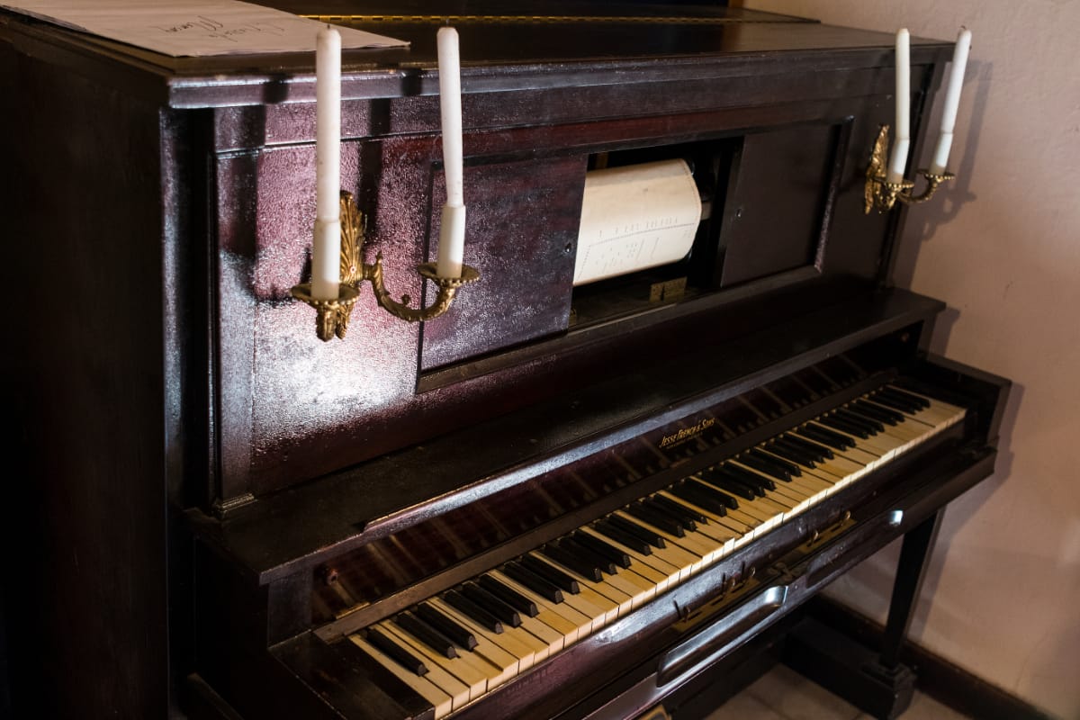 Antique Piano Identification & Value (Expert Price Guide)