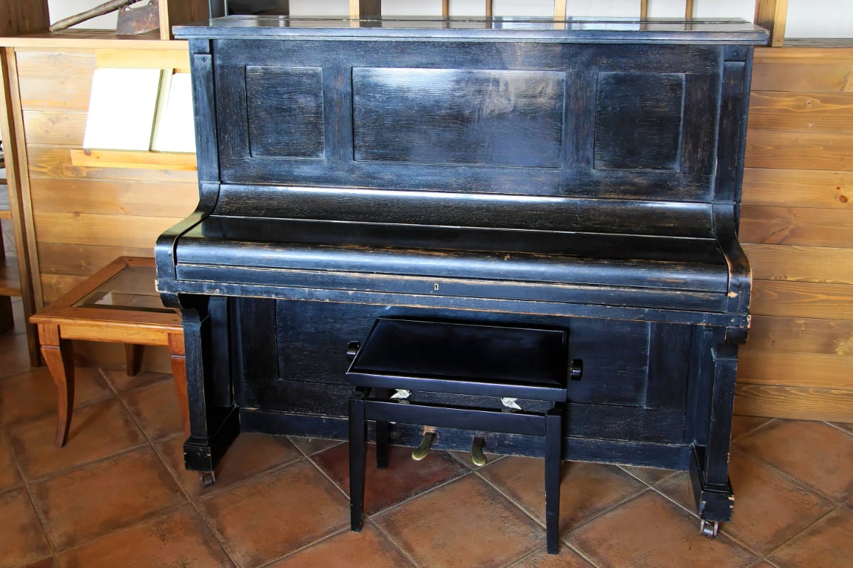 Antique Piano Identification & Value (Expert Price Guide)