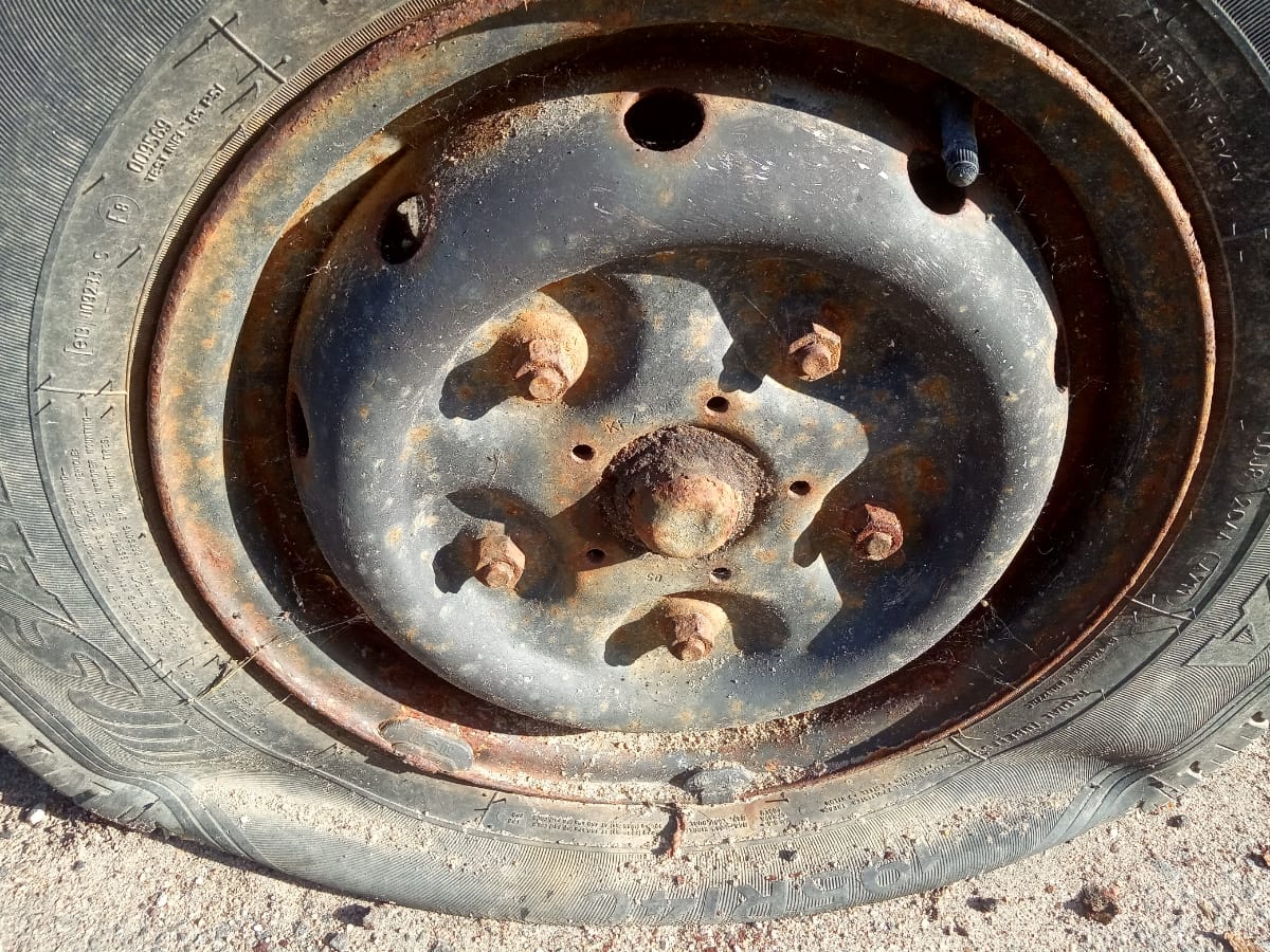 How to Identify, Date & Value Old Hubcaps? (Expert Guide)