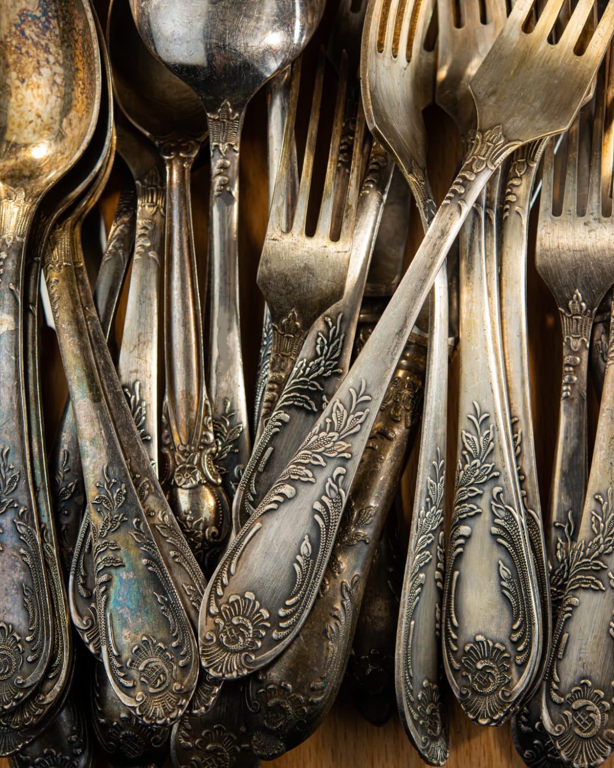 Vintage Flatware Patterns Identification & Valuation Guide
