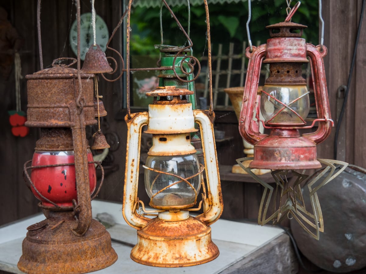 Vintage Lamp Identification Chart & Value Guide (Rare Finds)