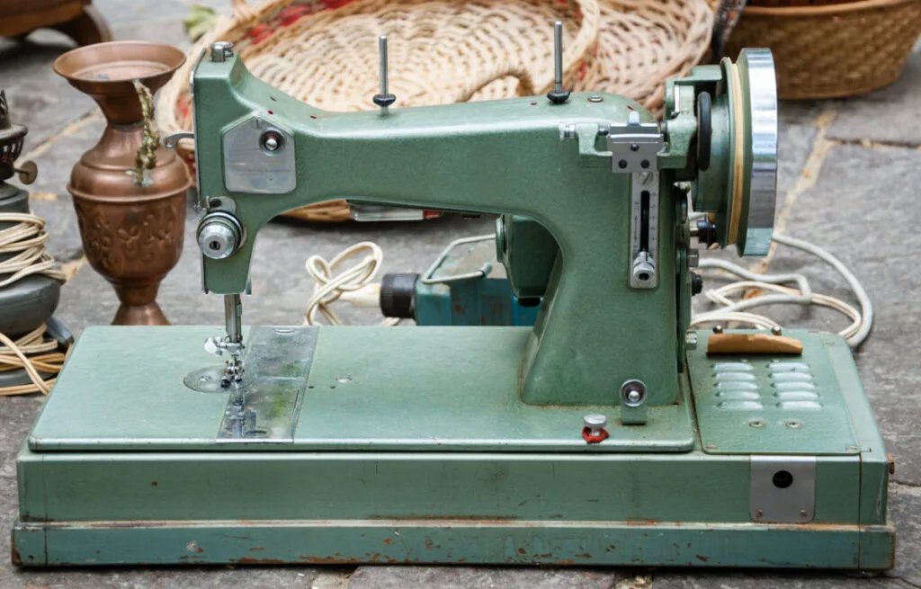 Different Types of Antique Singer Sewing Machine Colors