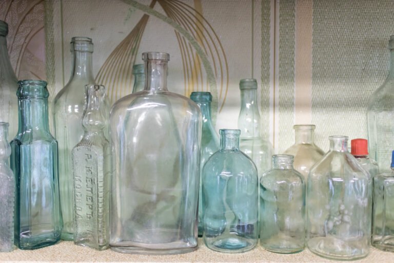 7 Tips to Identify & Value Old Duraglas Bottles (Expert Guide)