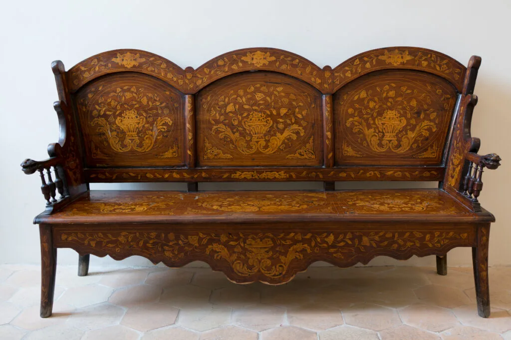 Different Types of Antique Sofa Brands