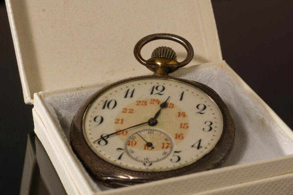 Old Waltham Pocket Watches Value & Identification (With Rare Models)