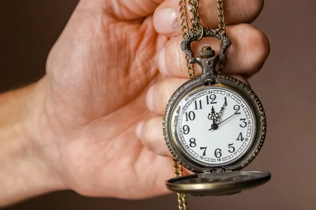 Vintage Opencase Waltham Watch with Metal Chain