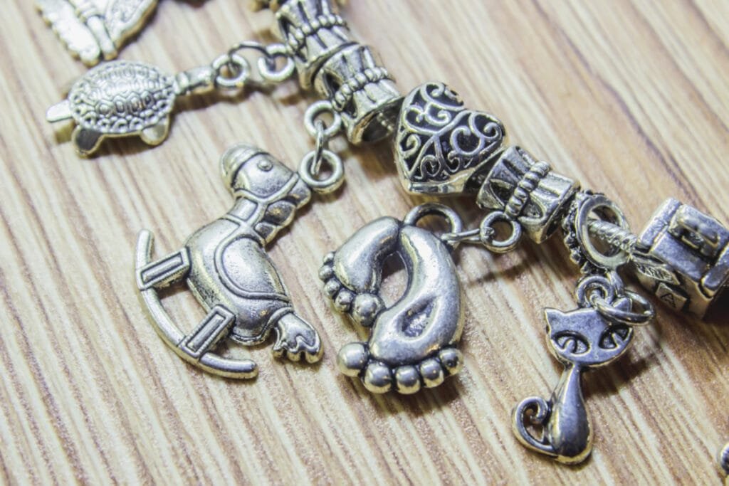 Vintage Charm Designs