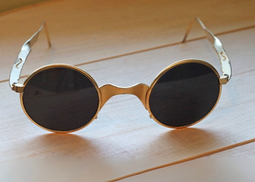 Vintage Sunglasses With Metal Frame