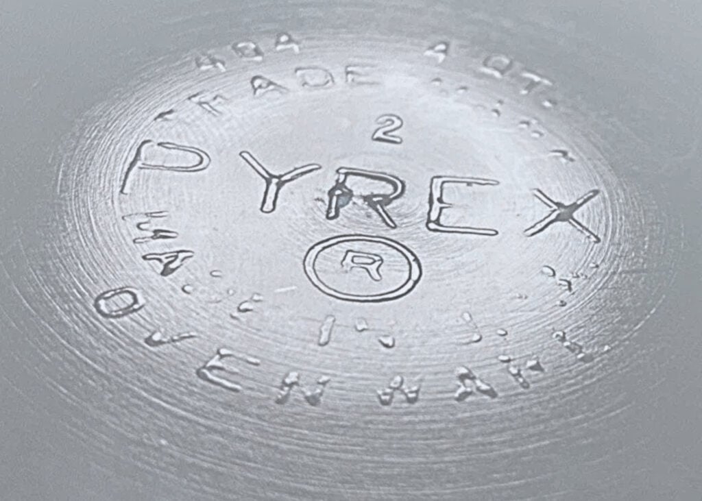 Pyrex 1970s Mark